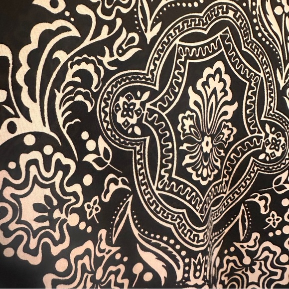 Woman’s 1X Black & White Boho Print Sheer Tunic Top Flowy Oversized Blouse Layer - Picture 3 of 10